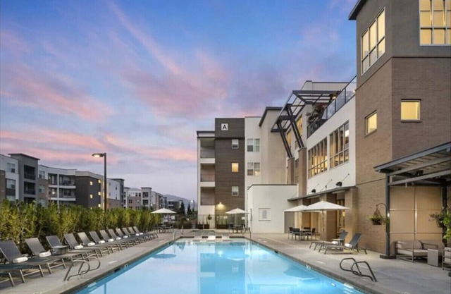 Mountain Oasis | 24 Hr Gym | Central | Hot Tub