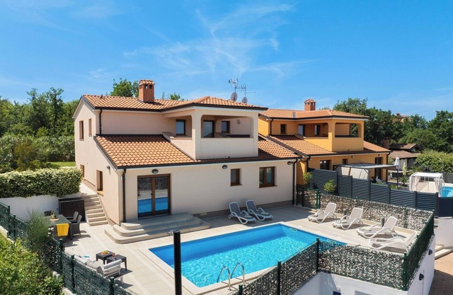 Mountain Retreat with Private Pool and Grill in Radmani, Croatia