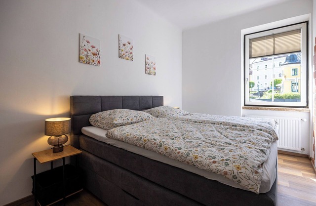 Mountain view apartment with balcony (63sqm)