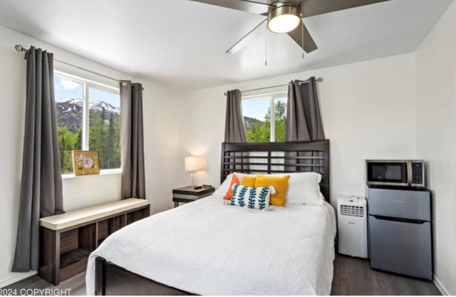 Mountain View Efficiency Apt Near Eklutna Lake