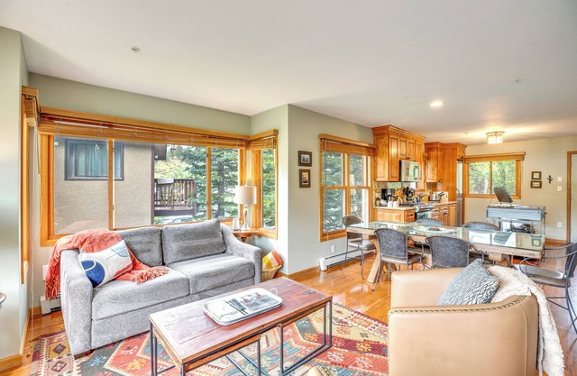 Mountain Village Home Steps to Ski Lift & Shuttle!