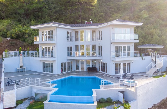 Mountain Villa with private pool