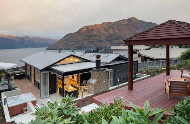 Mountain Vista | Fantastic 4 Bedroom Property with Spa pool