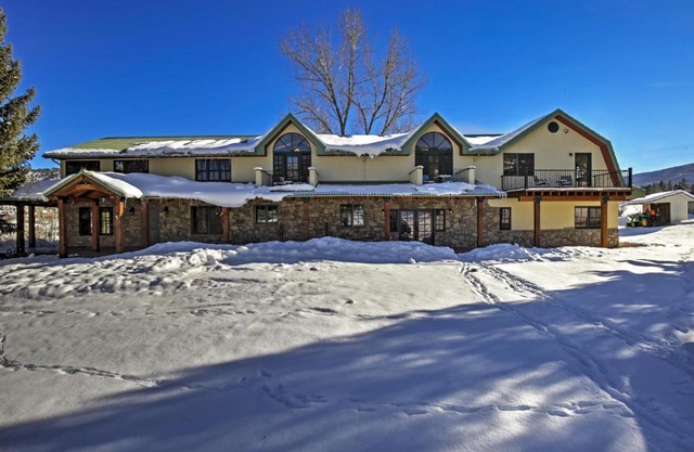 Mountaineer Manor