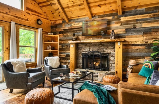 Mountainside - New Luxury Cabin-Fire Table-Hot Tub-3 Pools-PS5-Bears