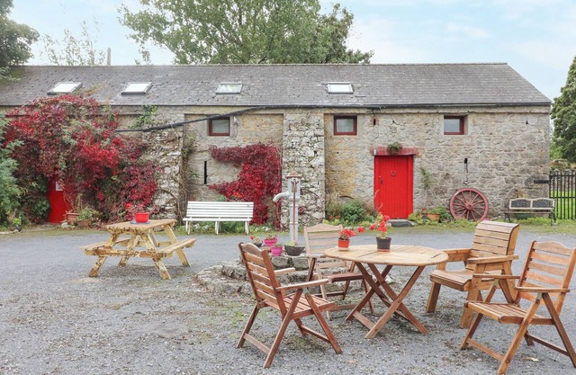 MRS DELANEY'S LOFT, pet friendly in Ardfinnan, County Tipperary