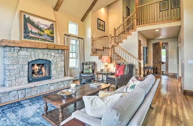 Mtn. Home on Cordillera Golf Course, close to Beaver Creek and Vail