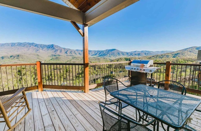 mtn view ◊ hot tub ◊ pool table ◊ theater ◊ free Dollywood tckt (Breathless)