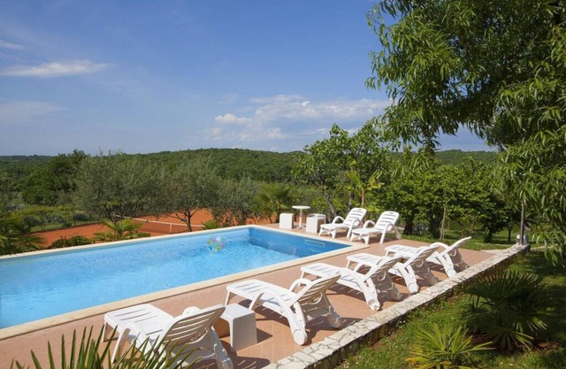 Mugeba Club A2, 2.2 km to the beach, 2 people, outdoor pool, free WiFi, parking