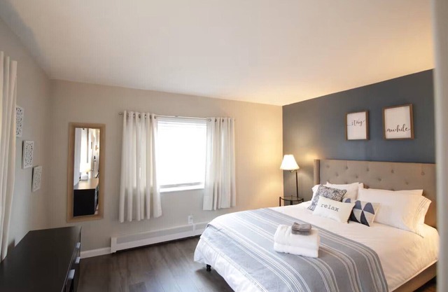 Mustang Maple, Condo,Fairborn, MINUTES to WPAFB & WSU, Fast Wifi