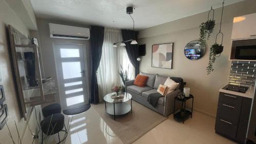 MV Hideaway- 5 mins from airport
