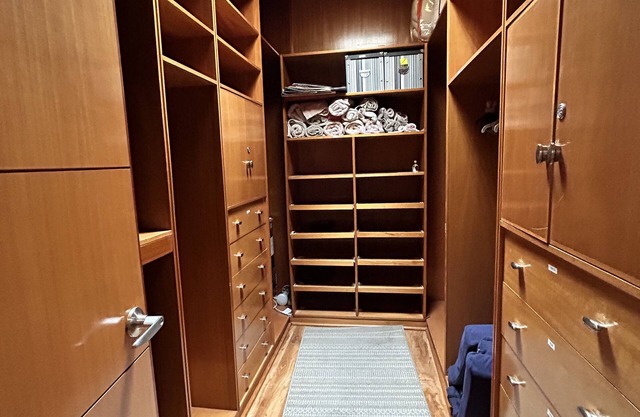 New PH great location amenities for Family or Business