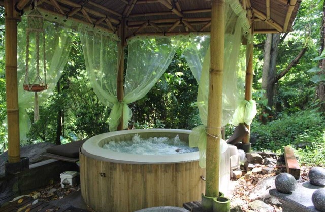 MY CREOLE ECOLODGE. Ideally located between southern beaches and green mountains