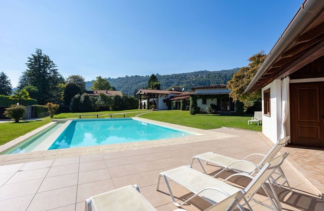 My Rental Homes - Villa Brin with tennis court, private sandy beach and dock