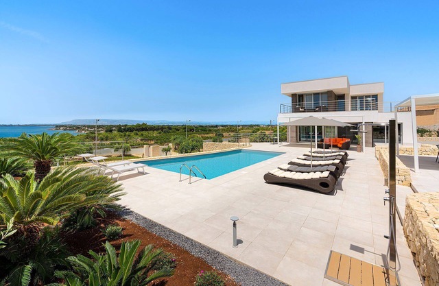My Rental Homes - Villa Silvia with pool , sea view and outdoor kitchen