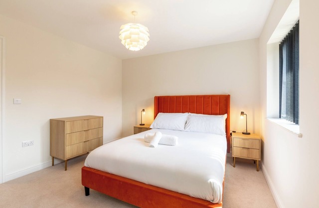 Newly Refurbished Home, Short Drive to Bath Centre