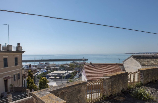 N097 - Numana, single house with sea view 100mt from the beach