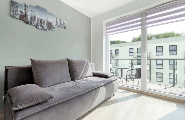 Nadmorskie Tarasy 15 | Gdynia | White and Grey Apartment | Parking | Desk | Balc