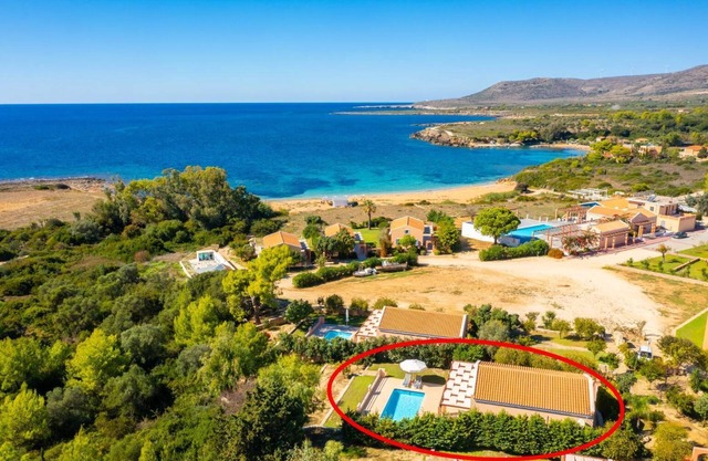 Nafsika Beach House - Three Bedroom Villa, Sleeps 7