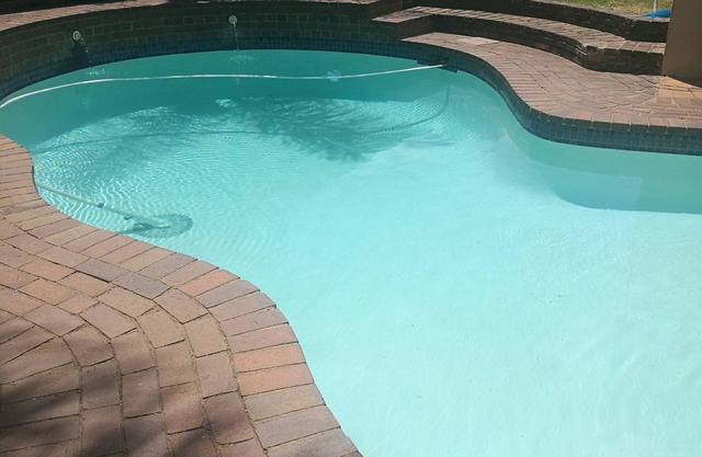 Naisar Sparkling White Apartment