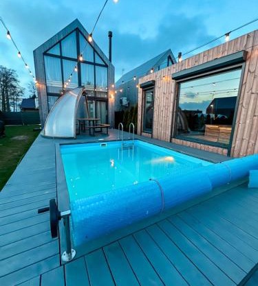 Namas su PRIVAČIU BASEINU, SAUNA IR KUBILU!