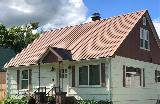 Nanny's Bungalow - Historic Downtown/Sanders Beach Location
