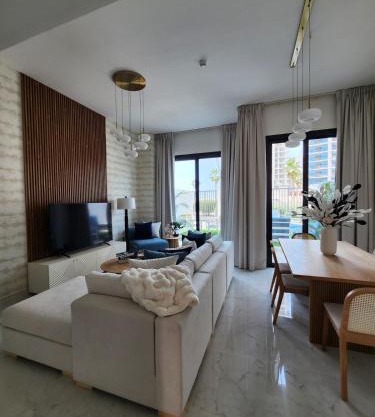 Nasma Luxury Stays - Lakeside Retreat Stylish & Cozy Villa Stay
