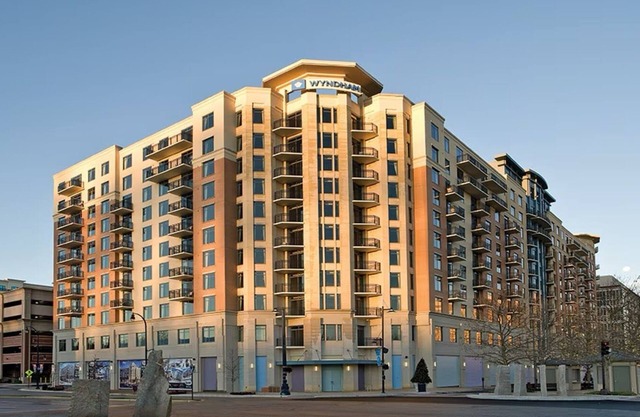 Nat'l Harbor MD’s Innovative Waterfront District near Wash DC 1BD/1BA Deluxe Ste