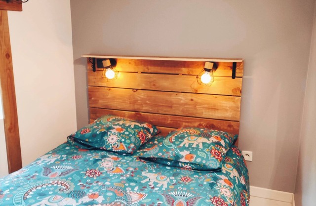Nature house in the Monts d'Ardèche with sauna, cabin and river