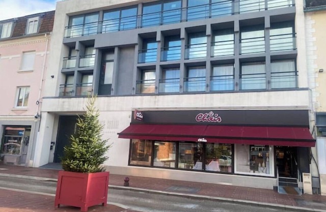 Nausicaa in the city center with parking