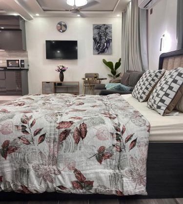 NBA PLUSH APARTMENT - GYE NYAME