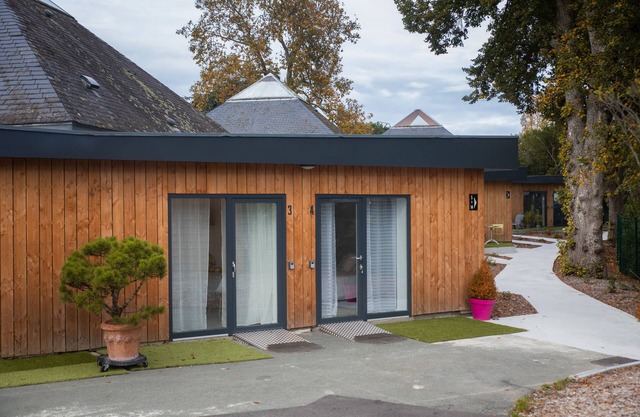 N°9-Lodge-Superior-Ensuite with Shower-Garden view