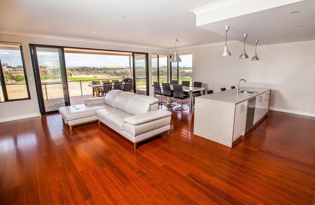 Neagles Retreat Villas 3-2 bedrooms