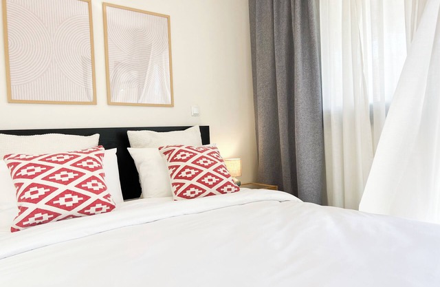 Near Beach and Easy Parking - by Solstad