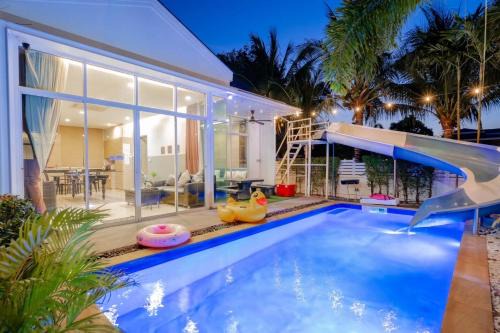 Near Beach Two Pool villa 2