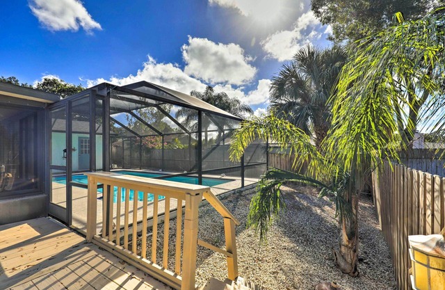 Near Beaches & Dining: Palm Harbor Gem w/Pool