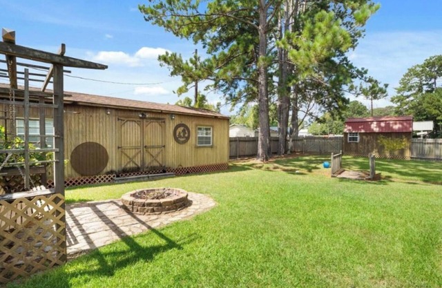 Near Fort Polk Gameroom Fire Pit Golf Nearby Local Tours Available