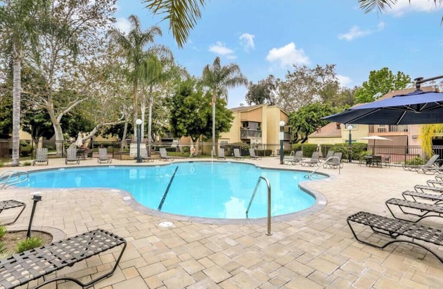 Near Hospitals, Modern 1 BR, Patio, Pets OK
