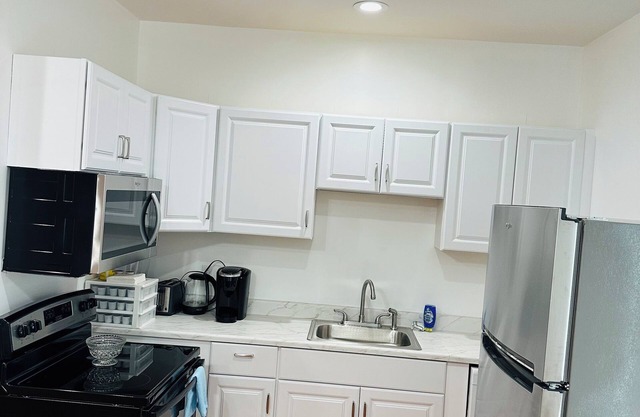 Near Nashville, and Murfreesboro, 2-bedroom 1 bathroom house.