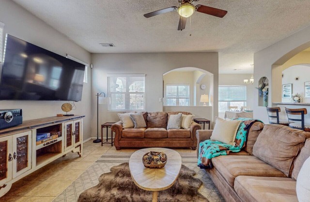 Near Netflix|Quiet Neighborhood|King Bed|Spacious
