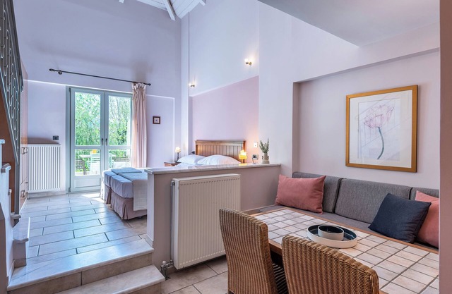 NEFELI – KYVELI loft apartments (47m²for 2-5 people)