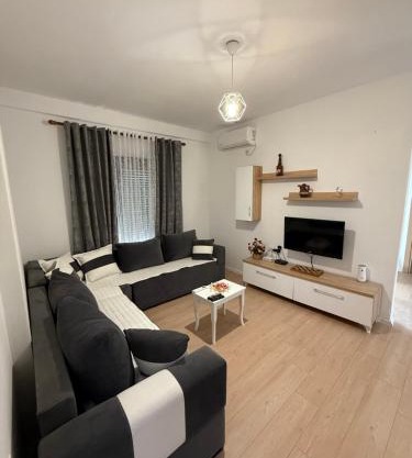 Nene Tereza Airport Apartment