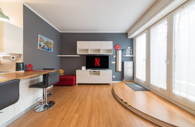 Neptune Apartment with Private Garden in Bologna Center