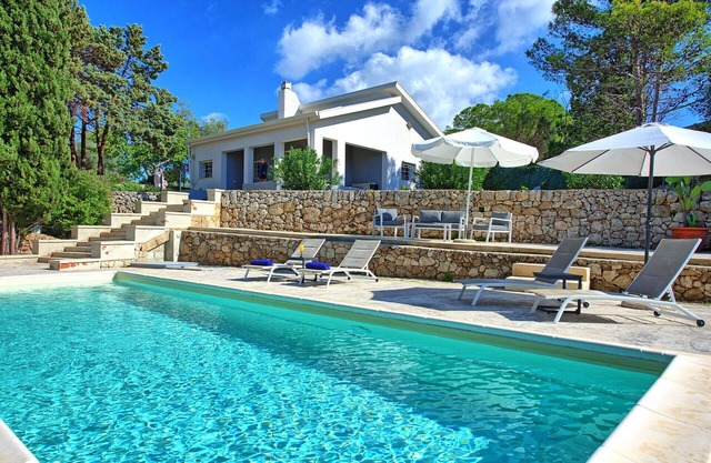 Nerodavola – Vacation villa rental with pool in Avola Antica, southern Sicily.