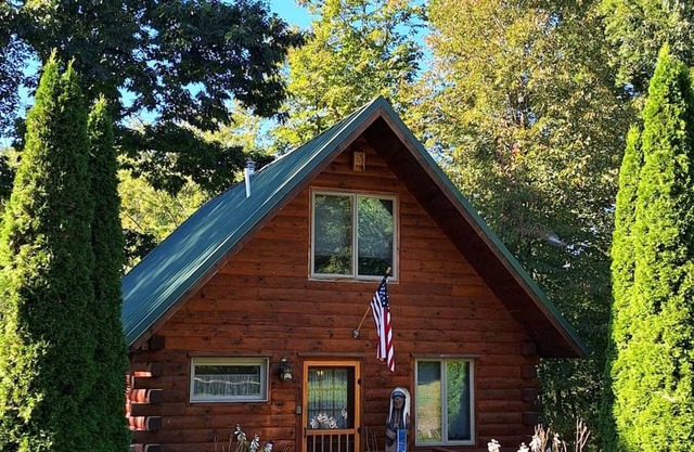 Neshannock Creekside Log Cabin, Rental Headline
