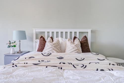 Nest in the Orchard-cozy room