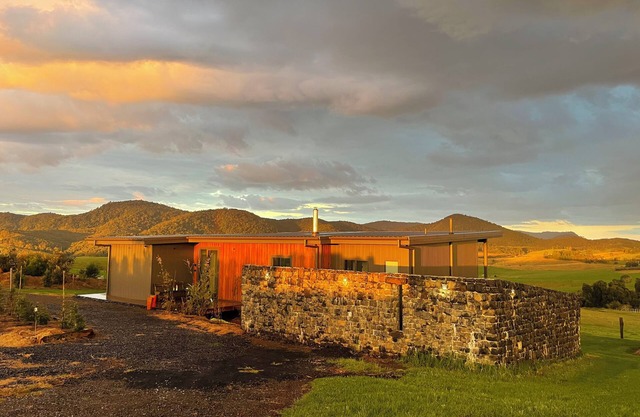 New 2 bedroom off grid cottage 2 minutes from Dorrigo National Park