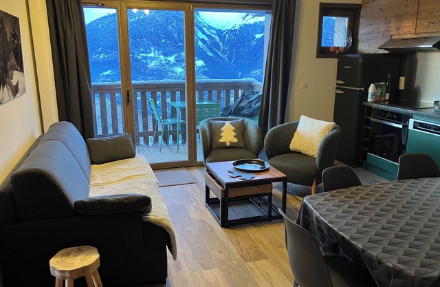 🎄New! 51m² 2-bedroom apartment in 6-person chalet in La Plagne Montalbert🎄
