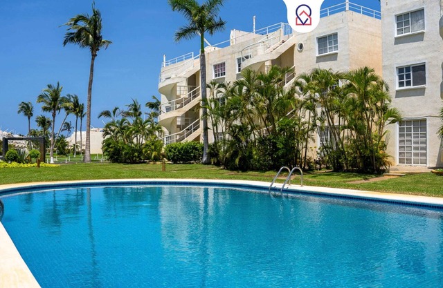 New Acapulco Retreat, Garden, Pool & Gym