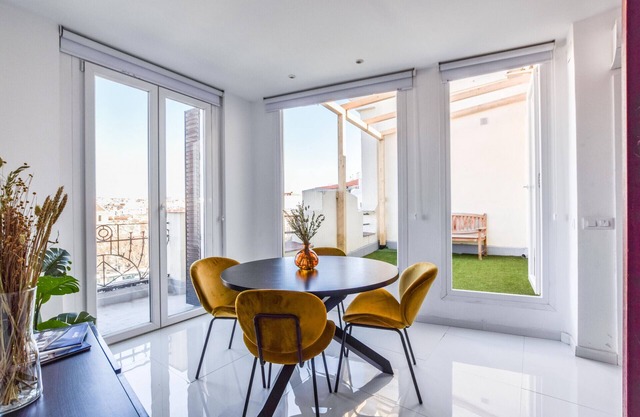 New and bright apartment with terrace Gl1